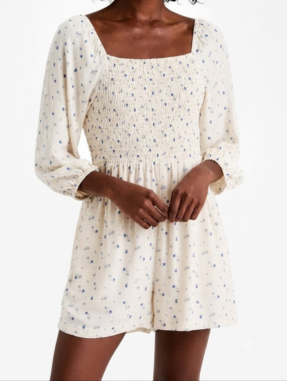 Sz M American Eagle 100% Viscose Cream Romper with Blue Floral Print